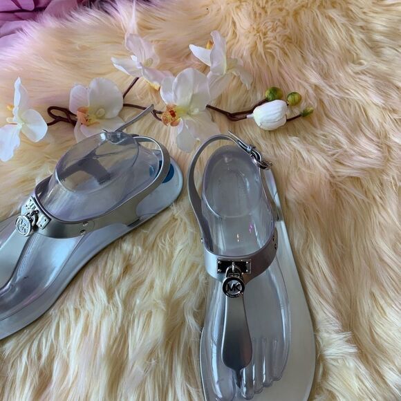MICHAEL KORS WOMEN'S SILVER JELLY SANDALS - Picture 4 of 6